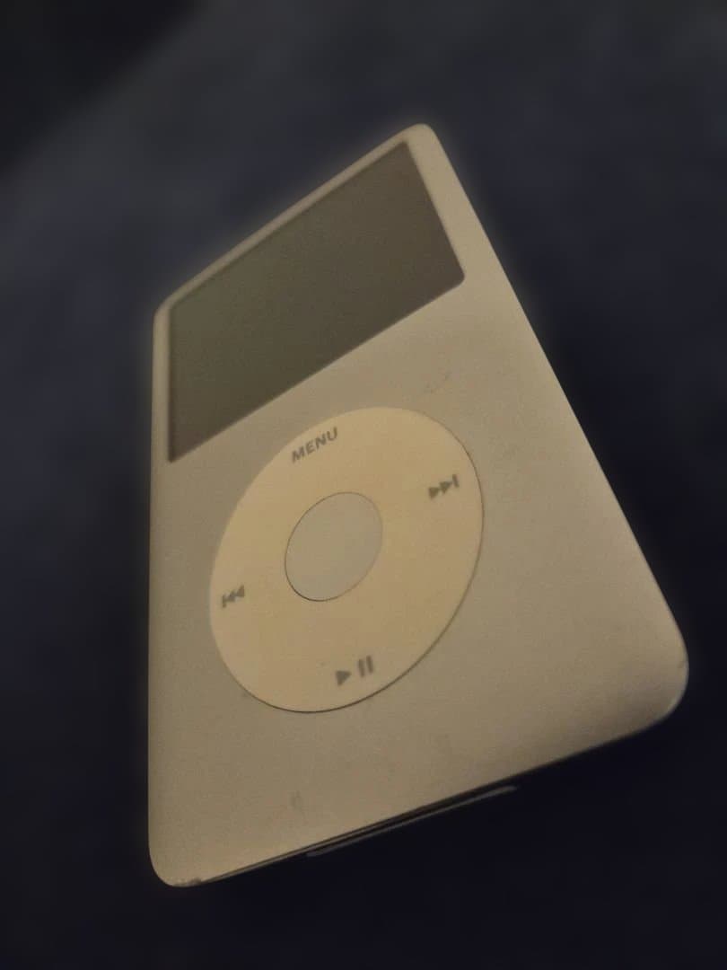iPod Classic 160GB 音声のみ動作未確認 非純正ケーブル付