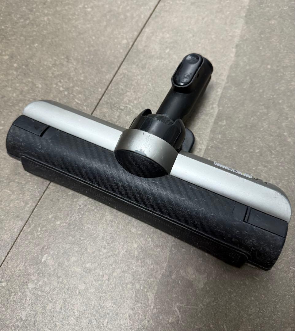 東芝◇コードレスクリーナー トルネオV◇シャイニーシルバー