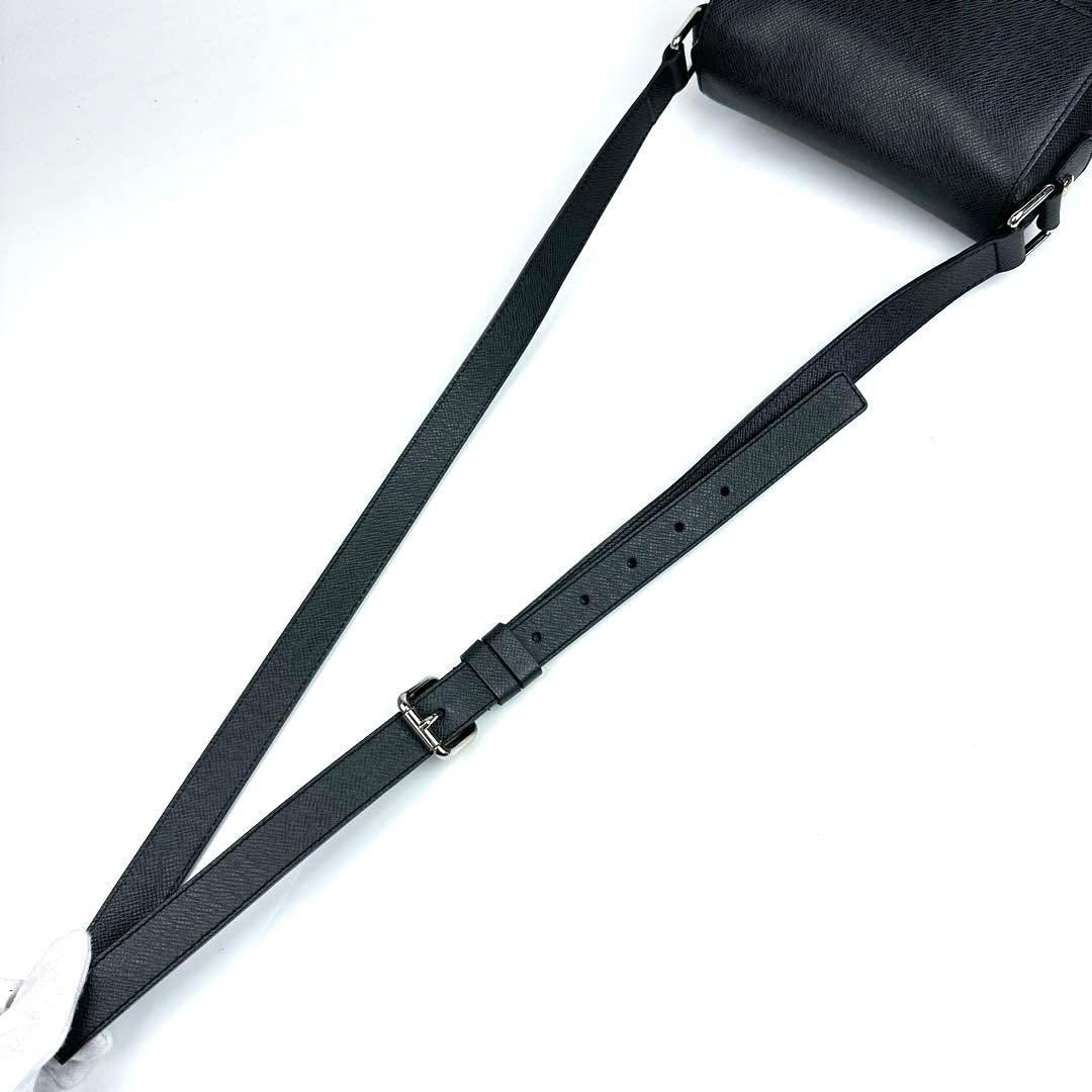 あ ルイヴィトン タイガ ルカ アルドワーズ M31192ショルダーバッグ