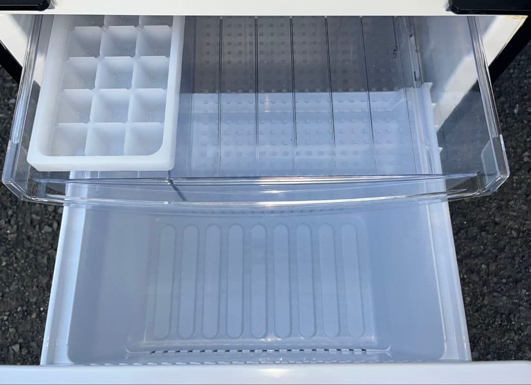 シャープ冷凍冷蔵庫137Lガラストップ　付け替えどっちもドア自動霜取り機能20年