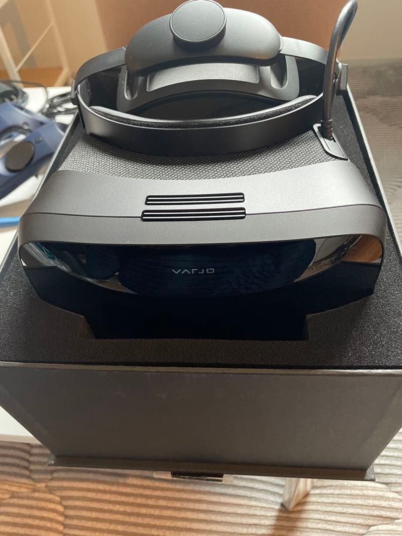 vrゴーグルVarjo Aeroヘッドセット&ベースステーション&コントローラー