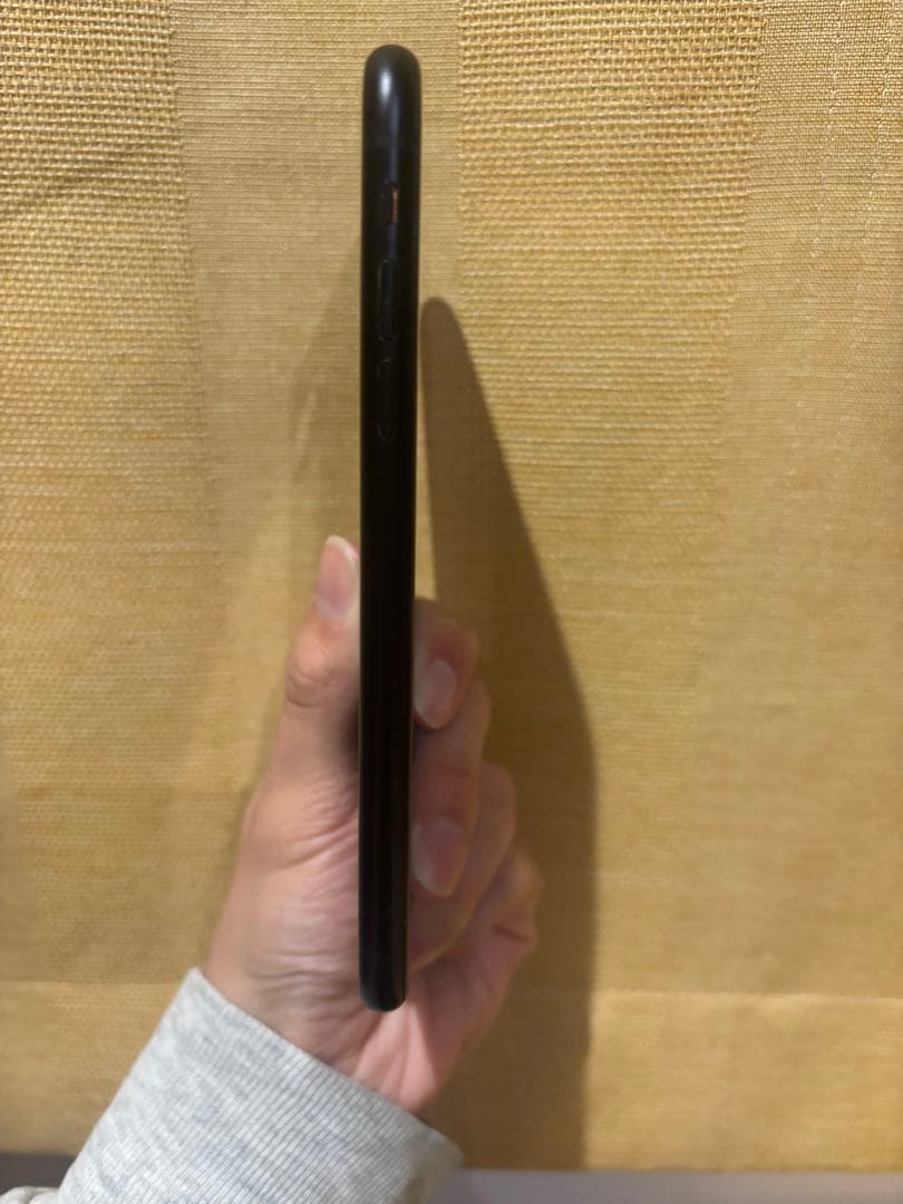 美品iPhone XR Black 64 GB SIMフリー バッテリー81%