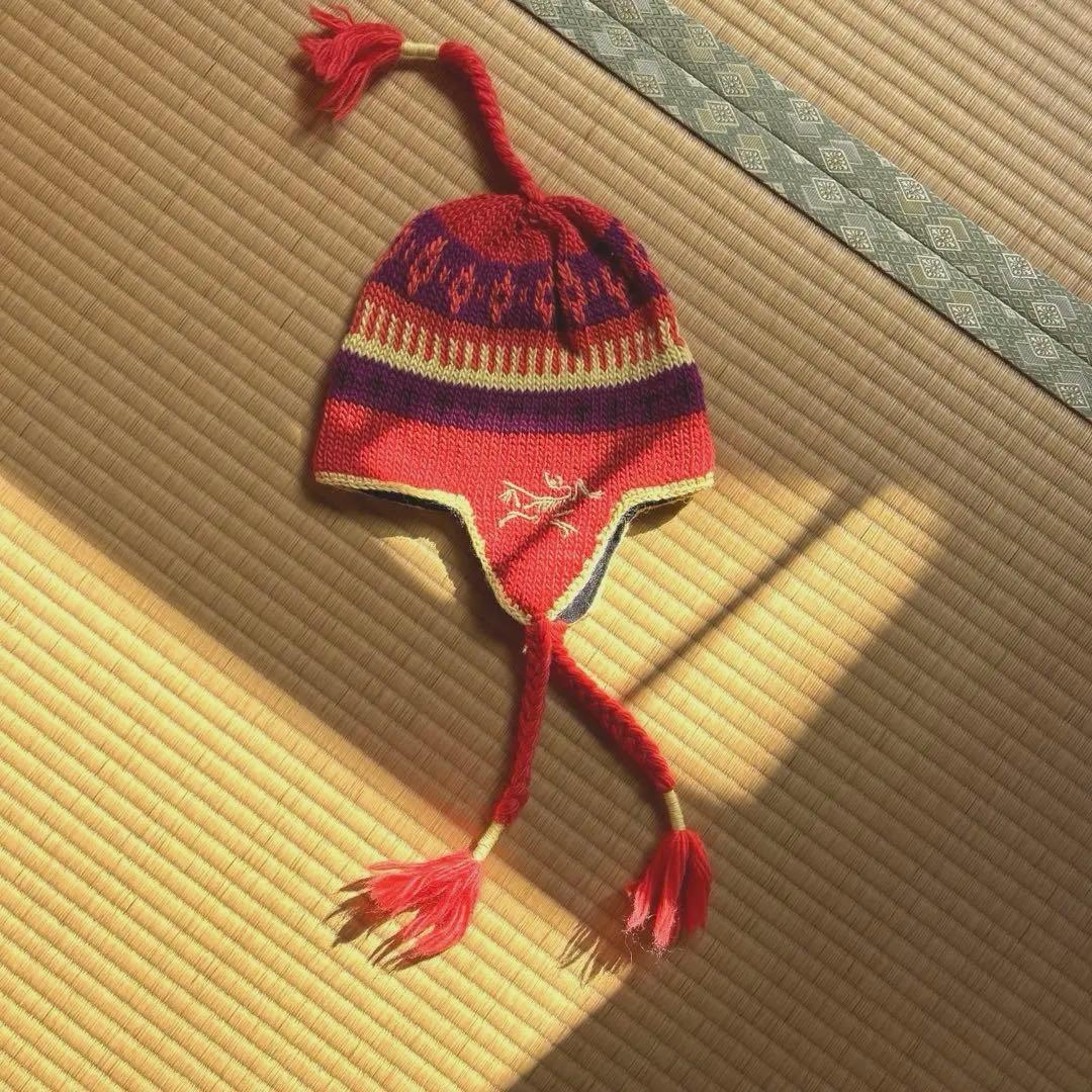 ARC'TERYX 耳あて付きニット帽 赤紫 アークテリクス