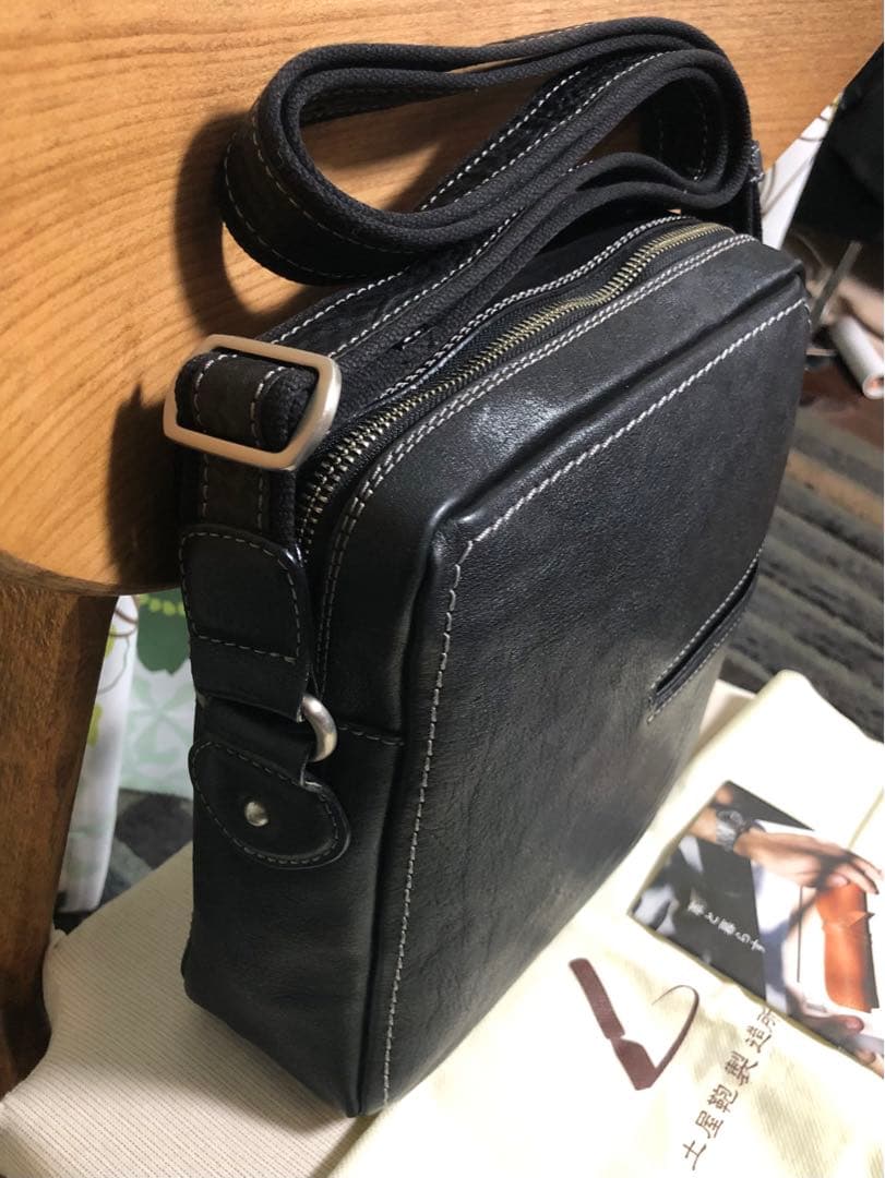 土屋鞄 廃盤新品希少ブラック限定トーンオイルヌメ ジップトップ