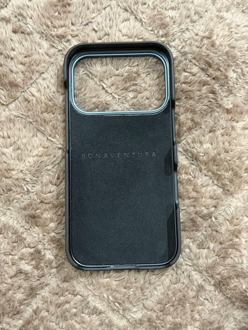 ボナベンチュラ　iPhone17Pro ケース　チャコールグレー