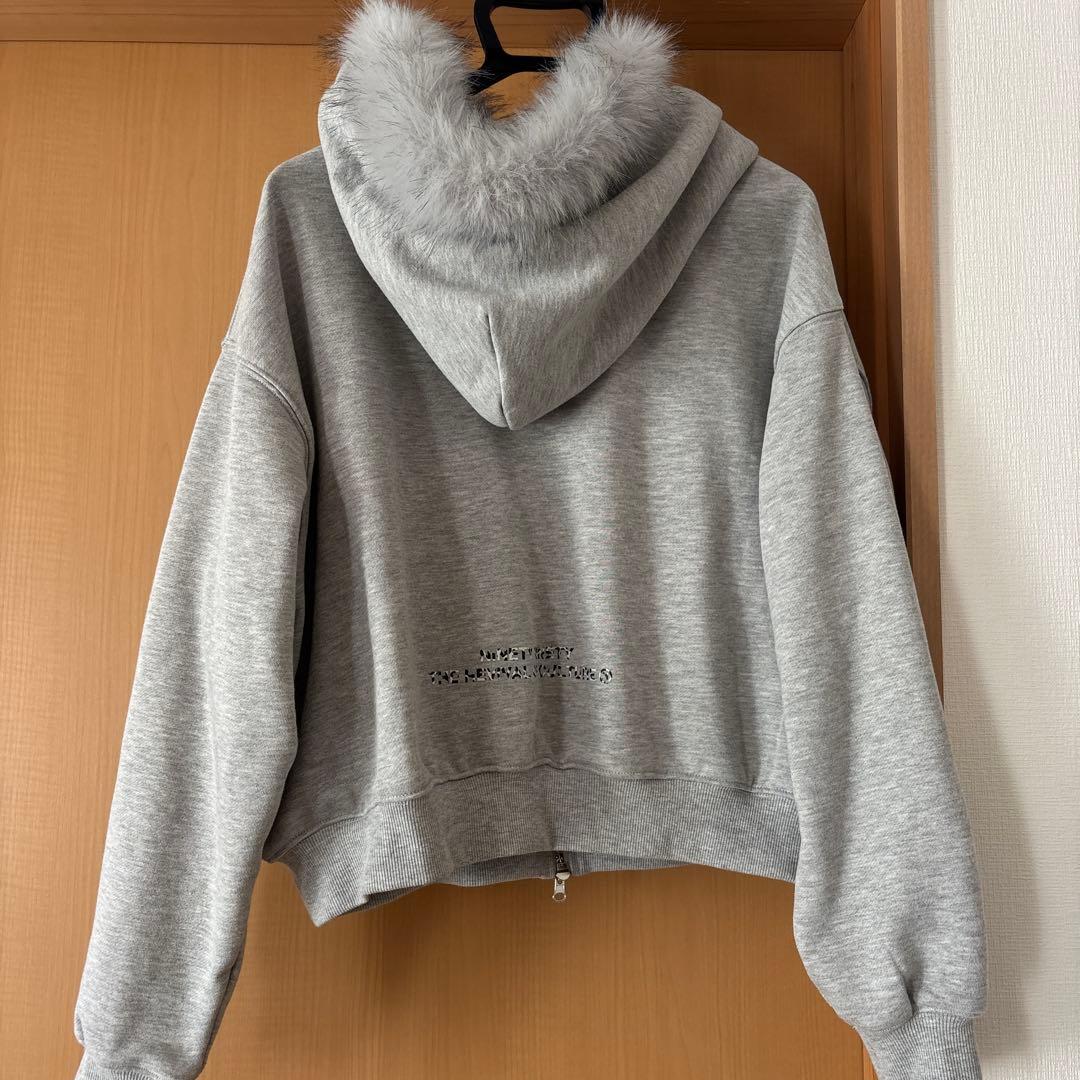 9090 girl ×HELLO KITTY 90 Logo Fur Zip