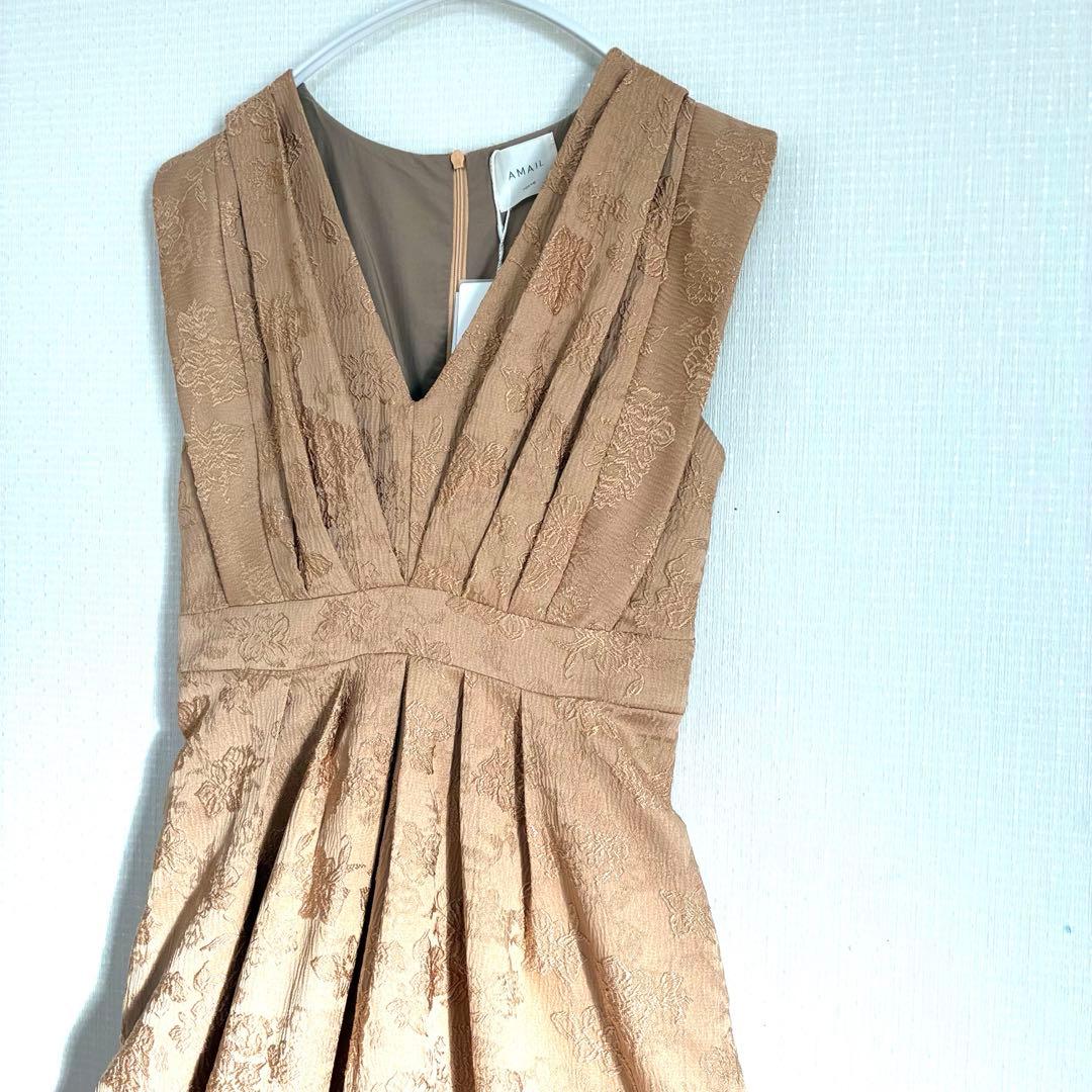 新品　AMAILオケージョンドレス お呼ばれ　ベージュ　ジャガードワンピース