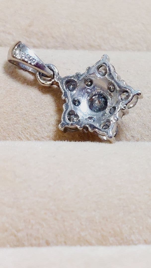 夜まで大大赤字PT900 ダイヤ0.50ペンダントトップ