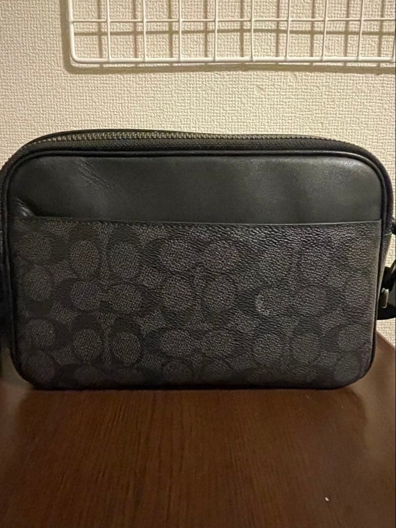 Coach ブラックショルダーバッグ