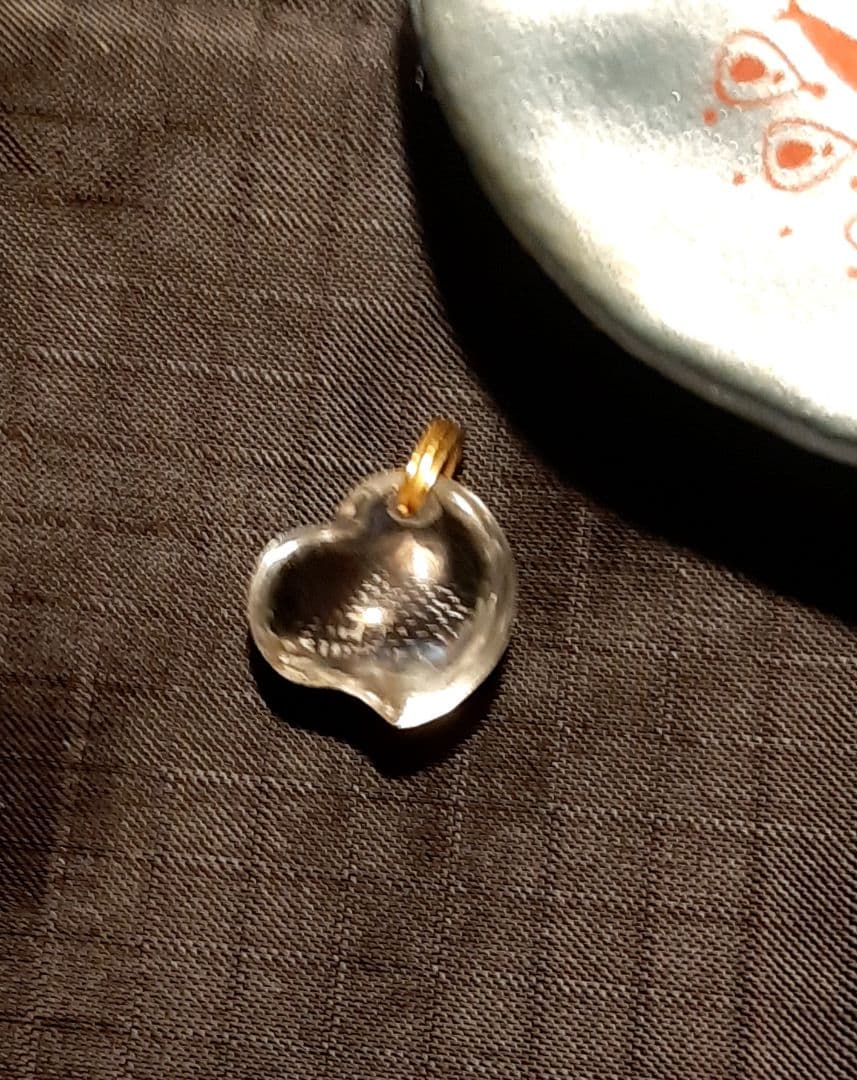 マリーエレーヌドゥタイヤック グリーンクオーツ ハートチャーム