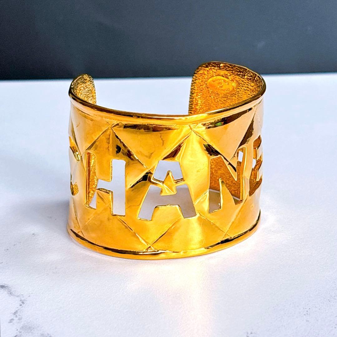 【美品】シャネル　ヴィンテージ　マトラッセ　キルティング　ブレスレット　バングル