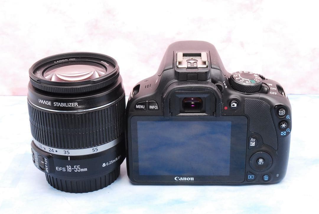 キャノン Kiss X7★バッグ＆ミニ三脚★一眼レフカメラ★軽量＆扱いやすい