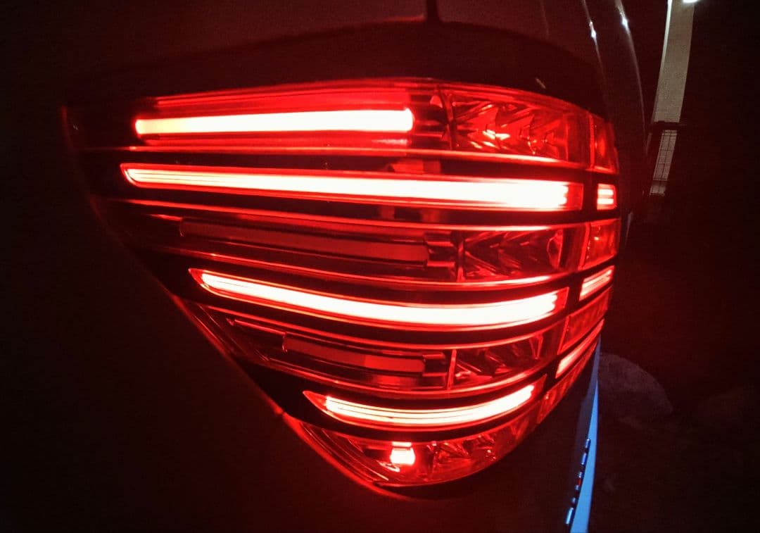 アルファード20ヴァレンティテールランプ