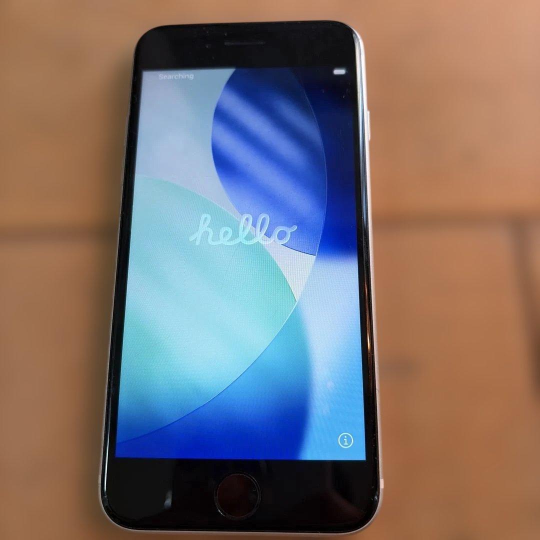 iPhone SE 第3世代　バッテリー98%