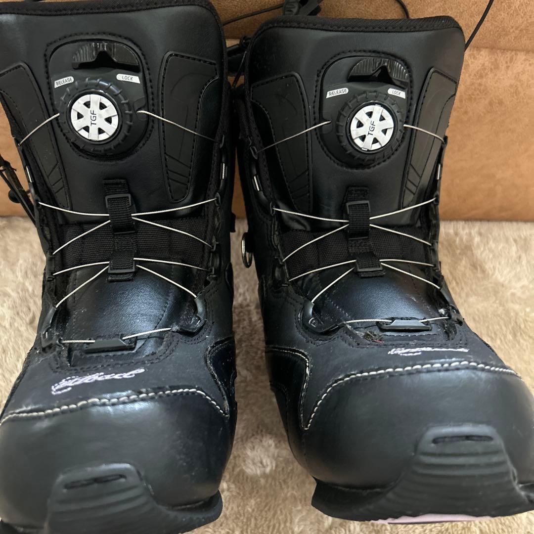 スノーボードブーツ（女性用）24cm