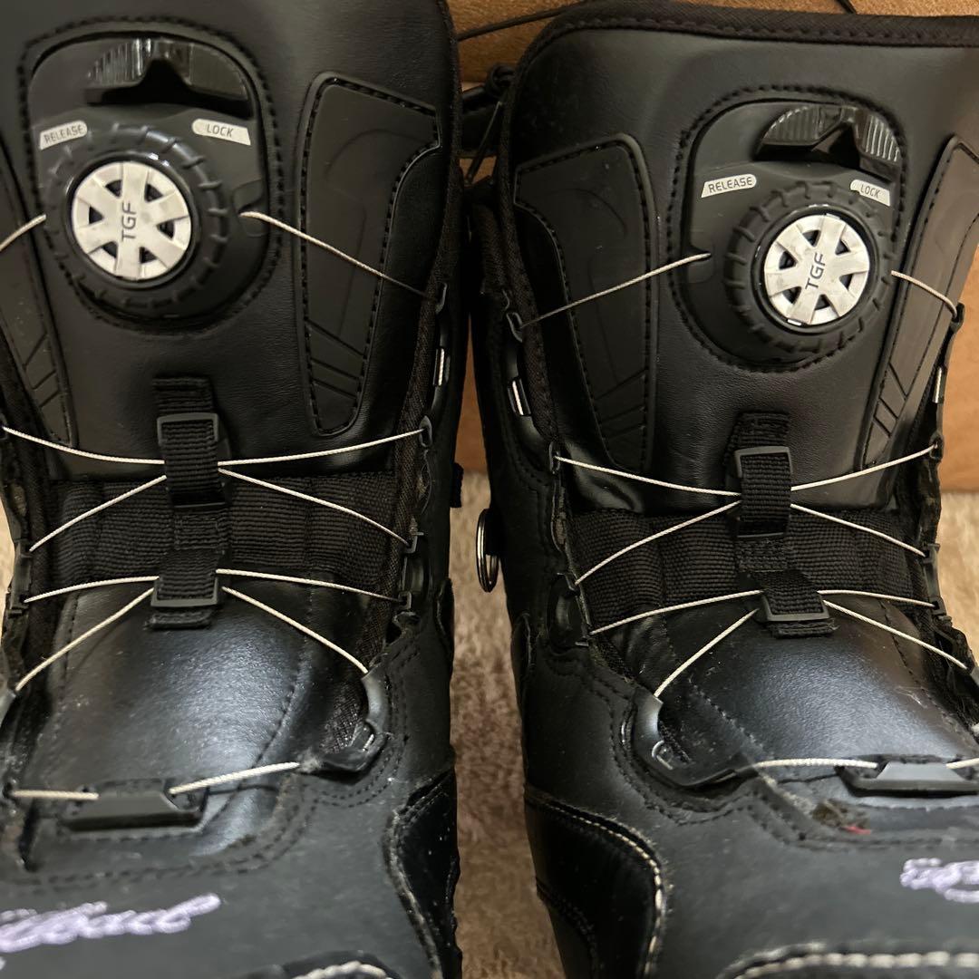 スノーボードブーツ（女性用）24cm