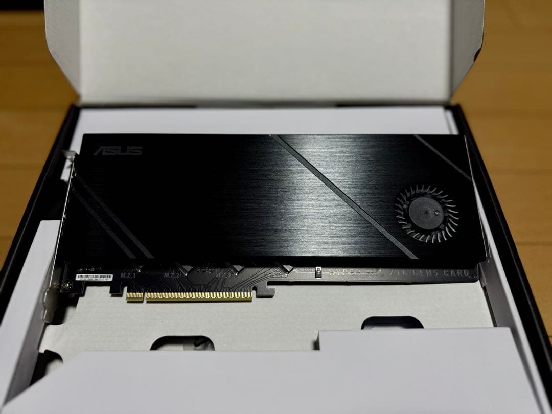 ⭐️極美品 ASUS Hyper M.2 x16 Gen5 カード