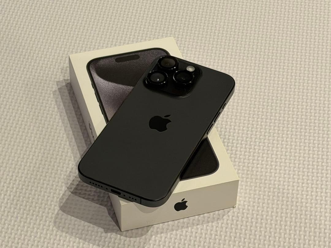 [美品]iPhone 15 Pro ブラックチタニウム 512GB SIMフリー