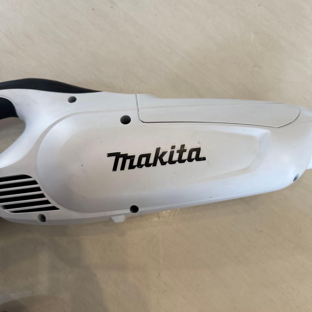 makita 充電式クリーナー CL182FD 18Vバッテリー付き