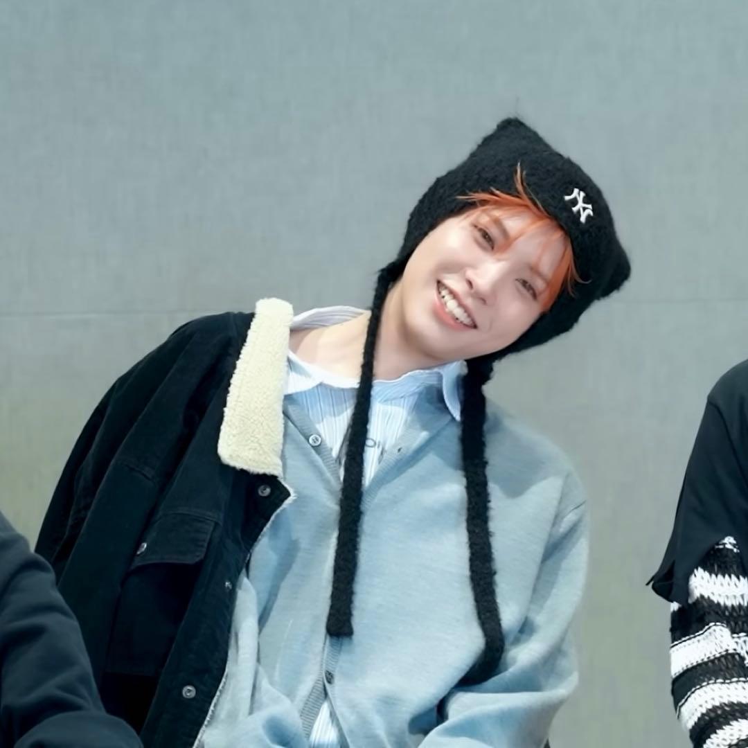 MLB 猫耳　ビーニー　韓国　Korea 芸能人着用モデル