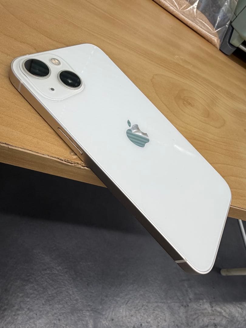 超美品！　Apple iPhone 13 ホワイト 本体