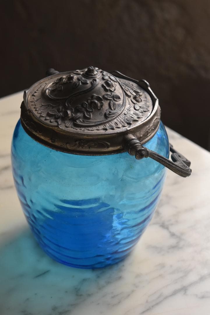 訳有　フランスアンティーク 青いガラスのボンボ二エール・ビスケットジャー