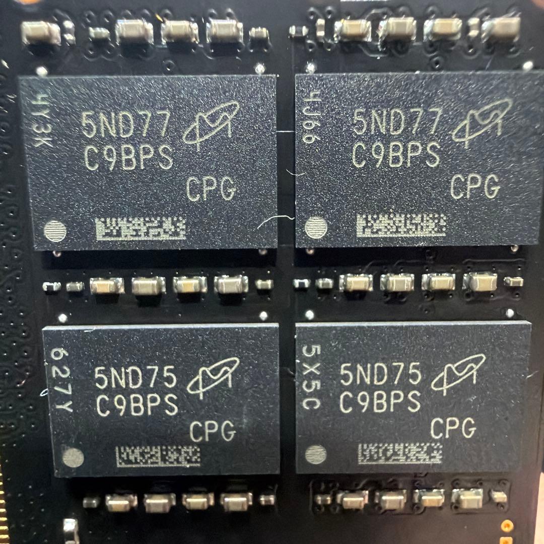 Crucial DDR5-5600 64GBメモリ（32GB×2枚）