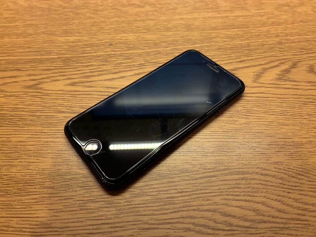 iPhone se 第3世代　64gb