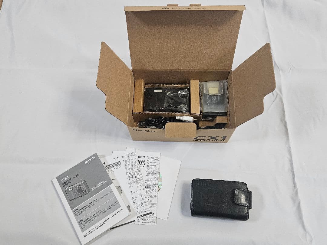3連休限定価格【箱・純正ケース・予備バッテリー付】RICOH リコー CX1