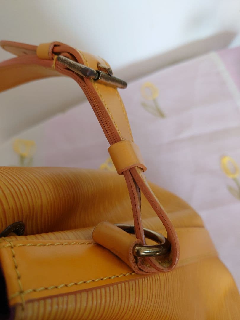 ルイヴィトンLouis Vuitton プチノエ　イエロー