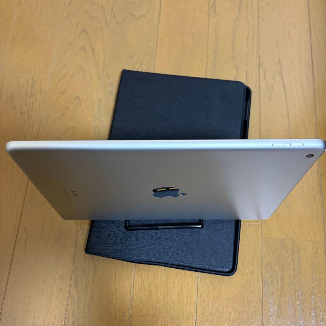 iPad シルバー 第９世代６４GB本体wi-fiモデル、バッテリー98％