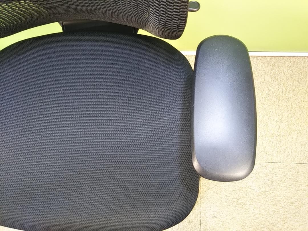 ax　オカムラ　シルフィーチェア　ローバック　固定肘　前傾機能　メッシュ　中古品