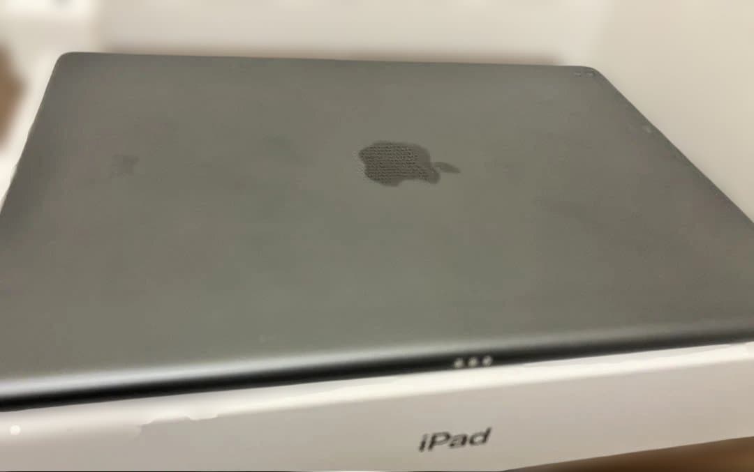 【即利用可】Apple iPad 32GB 本体 充電器付 第7世代 Wi-Fi