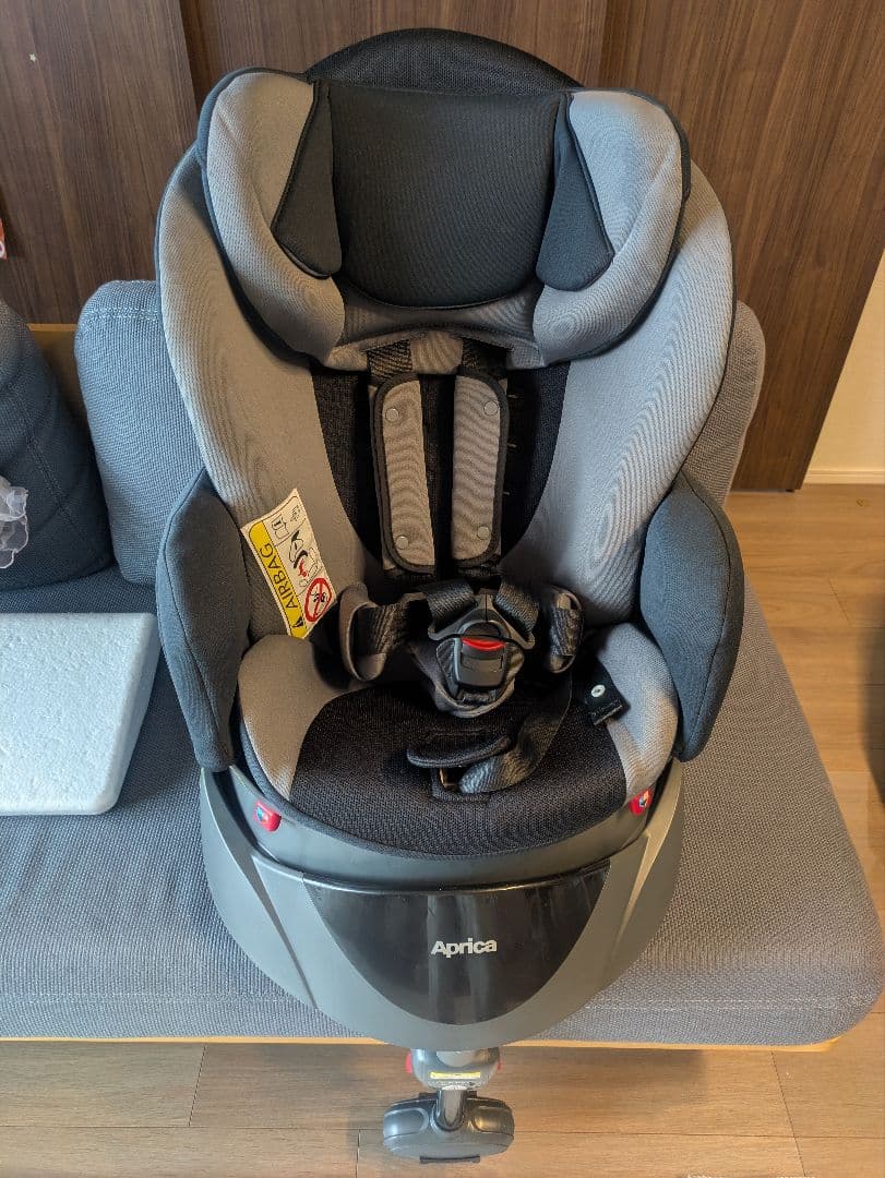 アップリカ ディアターンプラス AB グレー　チャイルドシート