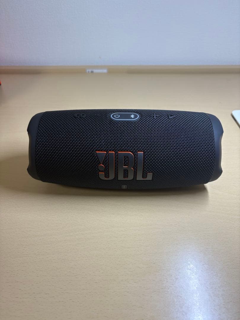 JBL ワイヤレススピーカー charge5 ブラック　防水機能付き