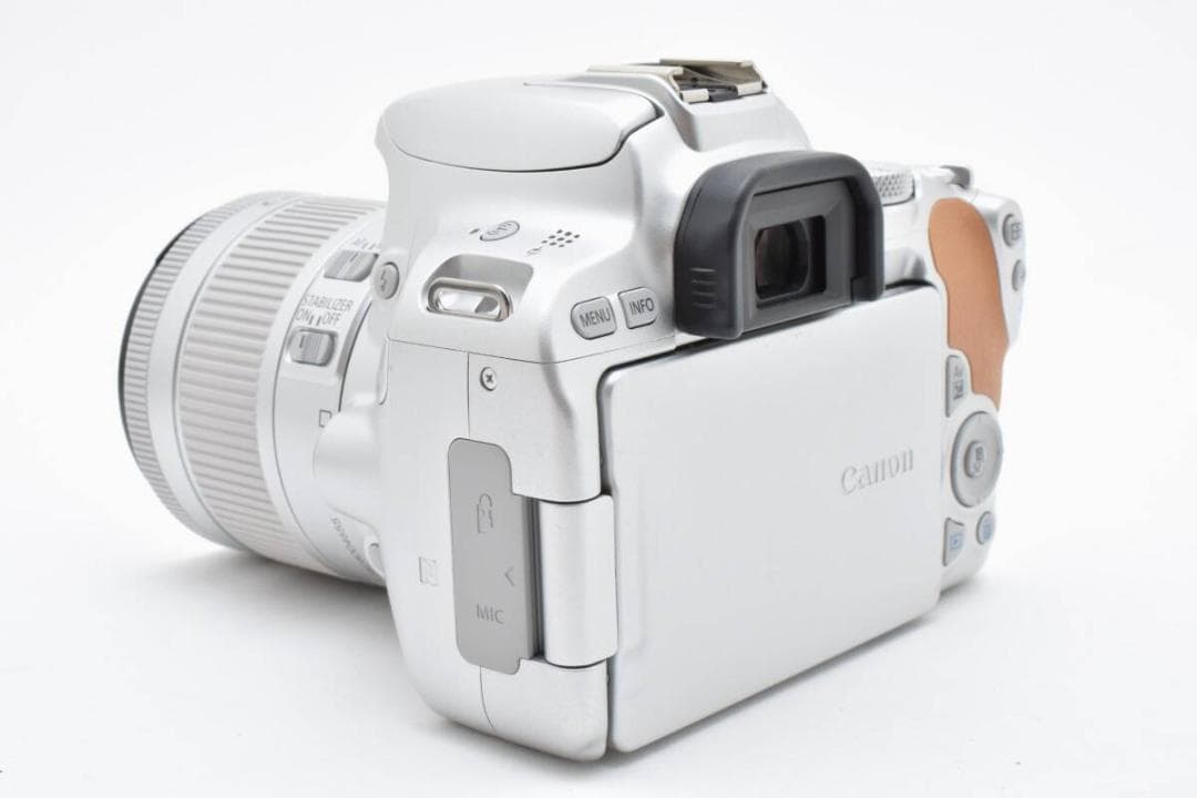 ■ 美品 ■ キャノン　Canon EOS Kiss X9 レンズキット