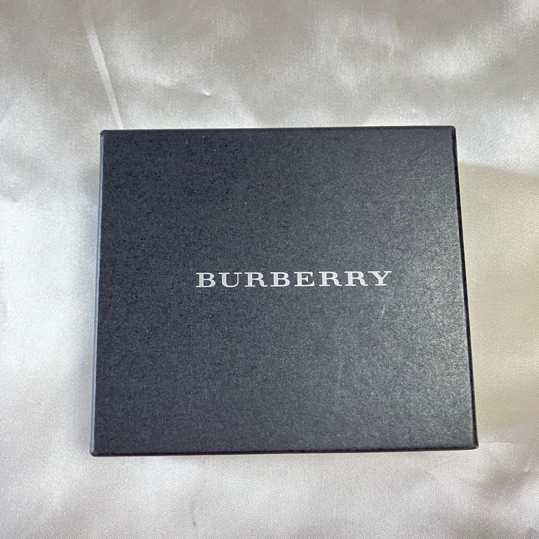 バーバリー スクエア チェック ネックレス シルバー ストーン