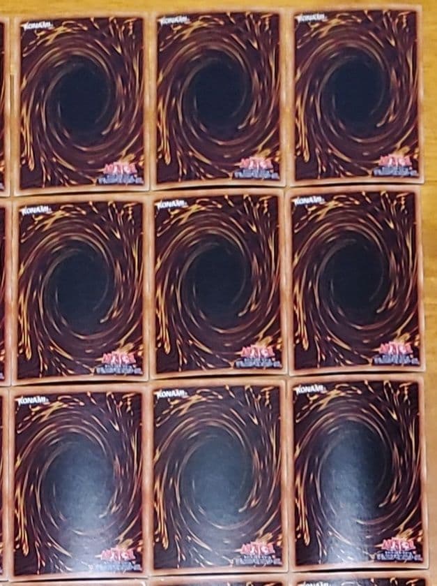 遊戯王　まとめ売り　青眼の白龍　ブラックマジシャン他　36枚セット本日出品取下げ