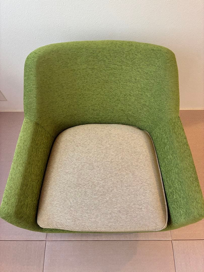FLYMEe Parlor 緑色 1人掛けソファ モダンデザイン