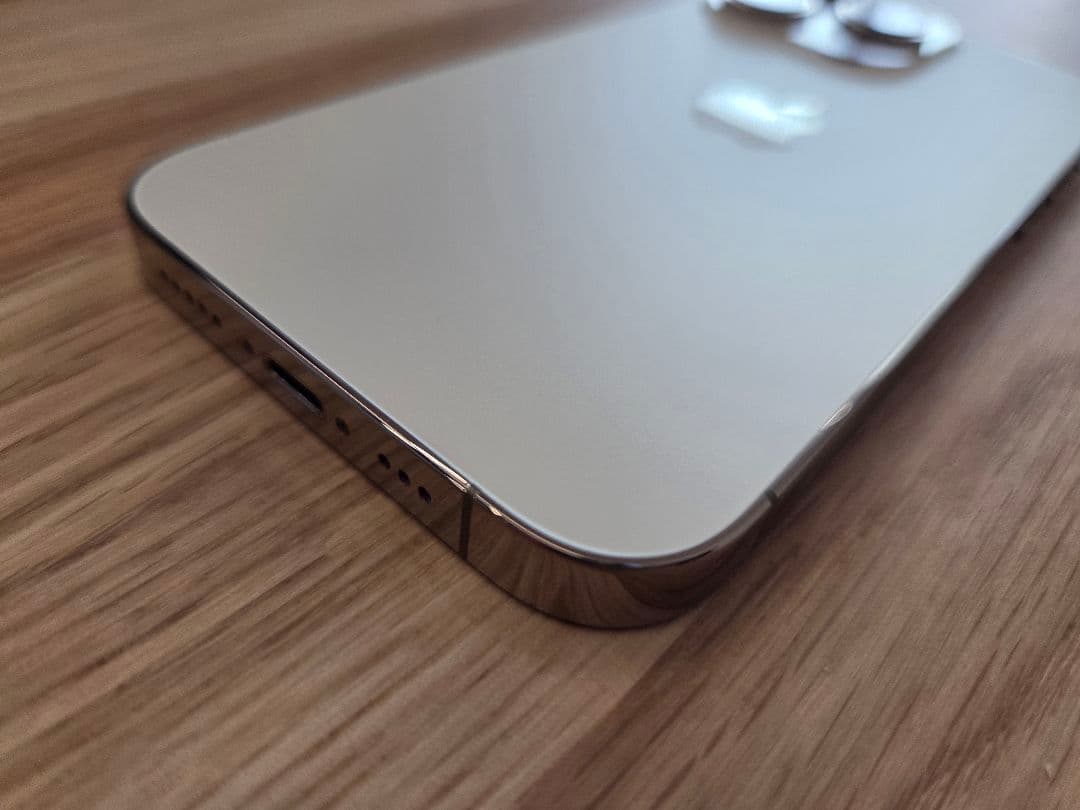 SIMフリー Apple iPhone 14 Pro ゴールド 256GB！