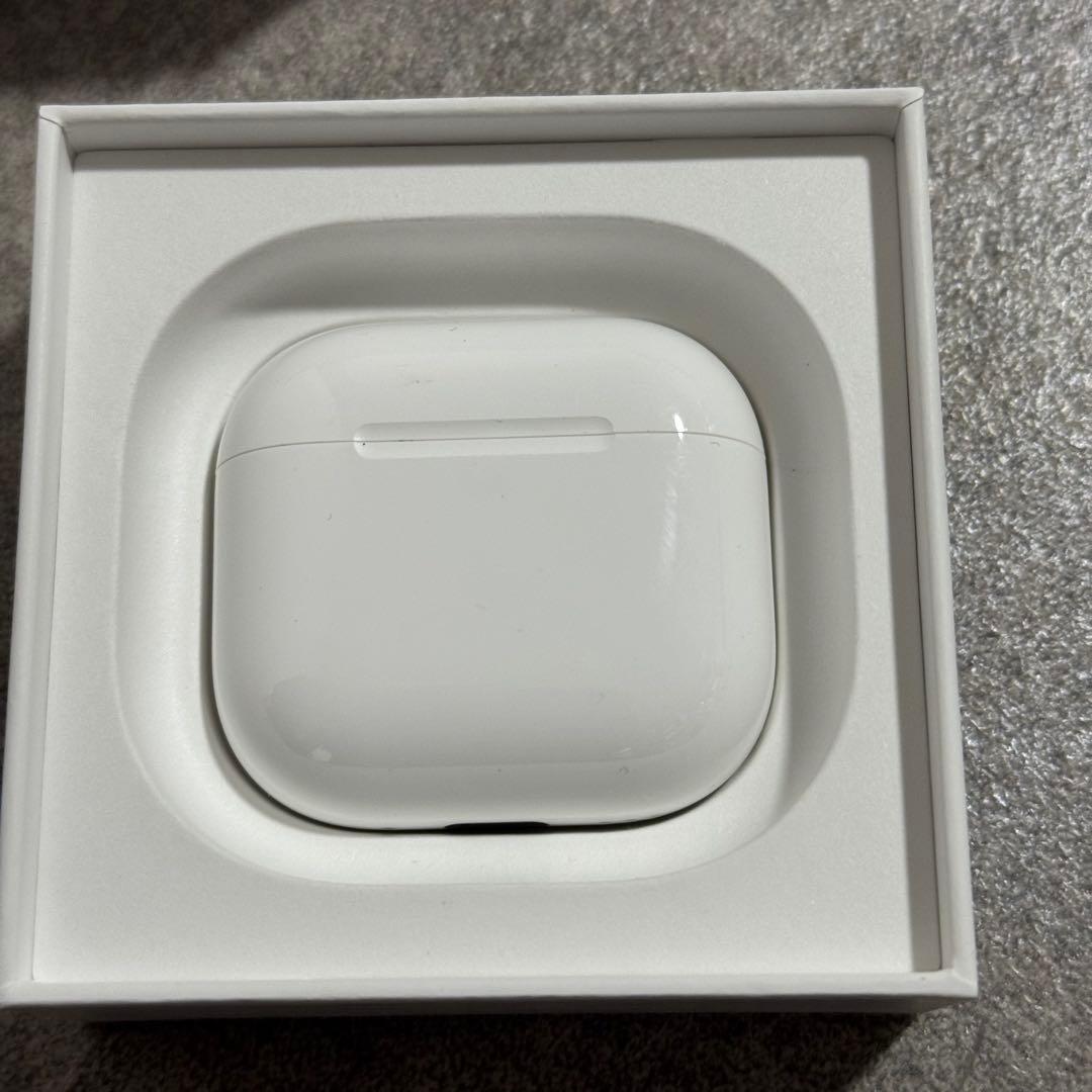 美品 AirPods 4 本体 アクティブノイズキャンセリング ①