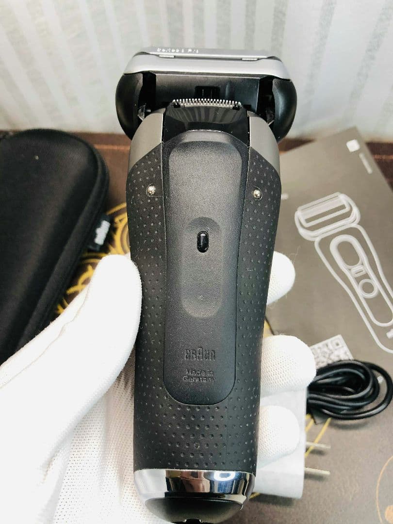 【ワンちゃん】ブラウン シリーズ9 Pro 9417ｓメンズ電気シェーバー