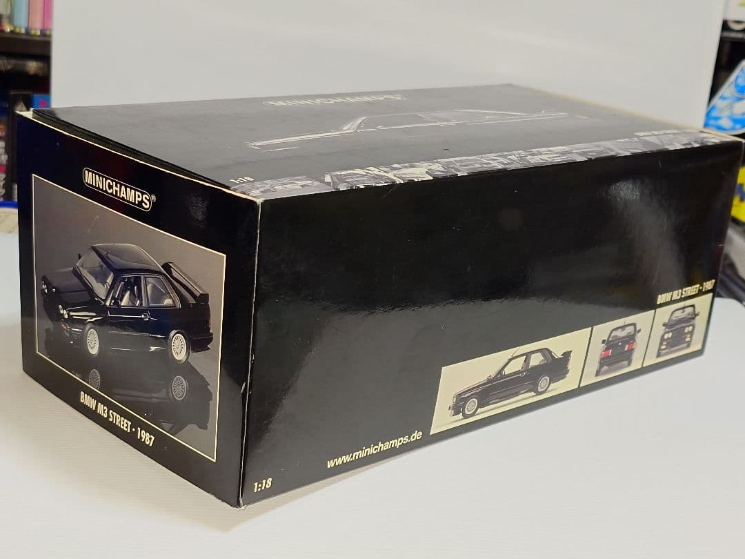 ミニチャンプス  M3 ストリート 1/18 ミニカー ブラック