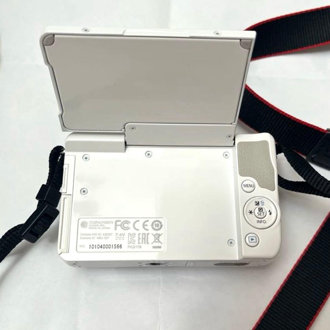 L*g様 Canon eos m10 キャノン　ミラーレスカメラ　レンズ　白　ホ