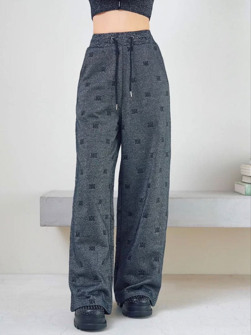 【新品未使用タグ付き！】❤︎ダーリッチ❤︎ロゴパターンラメスエットパンツ（ＢＬＫ）