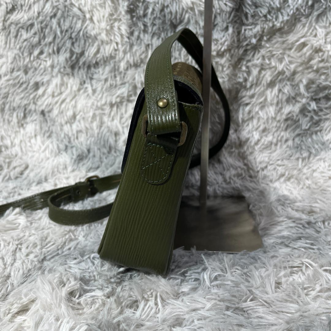 [大人気]　フェンディ　FENDI　ショルダーバッグ　総柄　レザー